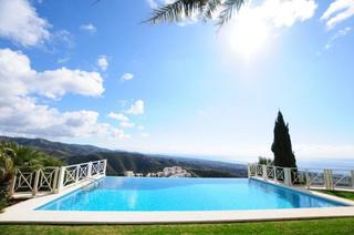 Maison à Playa Bajadilla - Puertos. Villa en venta en marbella, marbella