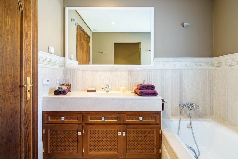 Foto 1cf23c83-0bfc-4dcc-9144-b2698cc3f94a. Haus mit heizung parking pool in Casco Antiguo Marbella