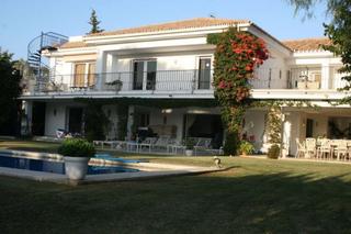 Maison à Centro. Villa en venta en estepona