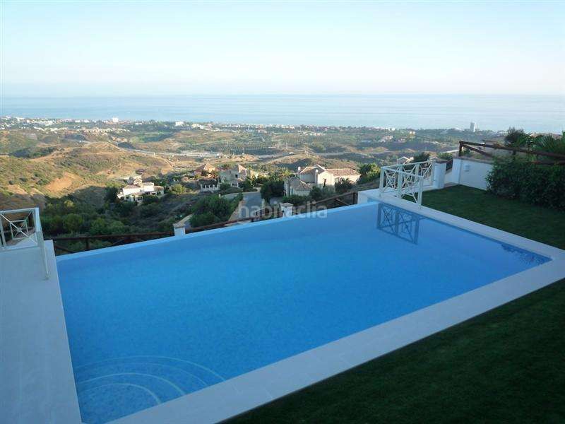 Foto 0b3c7d14-d1c4-4217-b87c-95487a1515cc. Casa amb aparcament piscina a Casco Antiguo Marbella