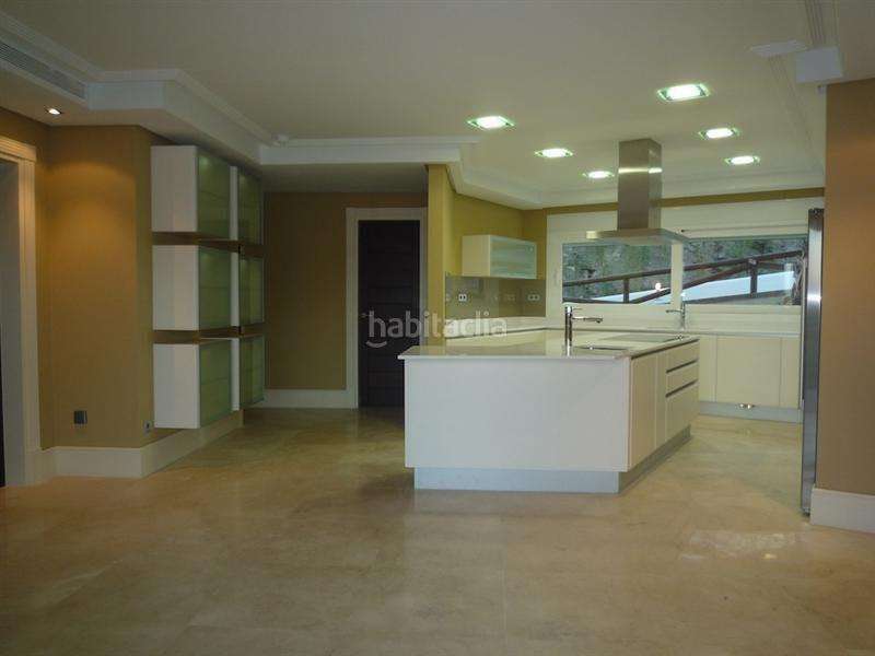 Foto a4090420-8875-4ba5-b443-6b9496482ca6. Casa amb aparcament piscina a Casco Antiguo Marbella