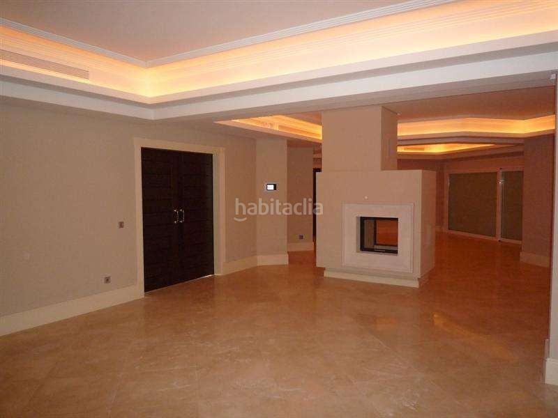 Foto f5de1e73-f386-40b4-809d-3dd24e26aee2. Casa amb aparcament piscina a Casco Antiguo Marbella