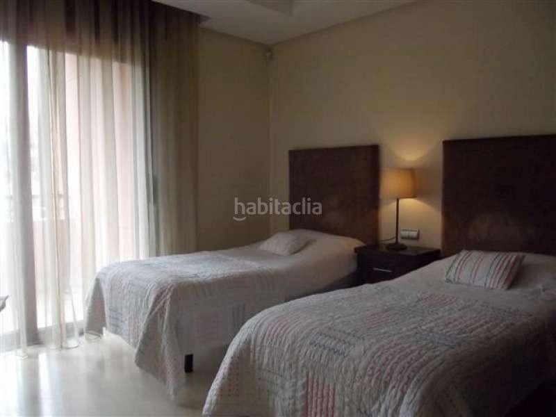 Foto 67b943c3-4d6a-404c-8a04-4c25d3159641. Apartament amb piscina a Puerto Banús Marbella