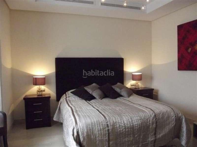 Foto a7d602dc-a524-4f12-8c3a-795d9801ac9c. Apartament amb piscina a Puerto Banús Marbella