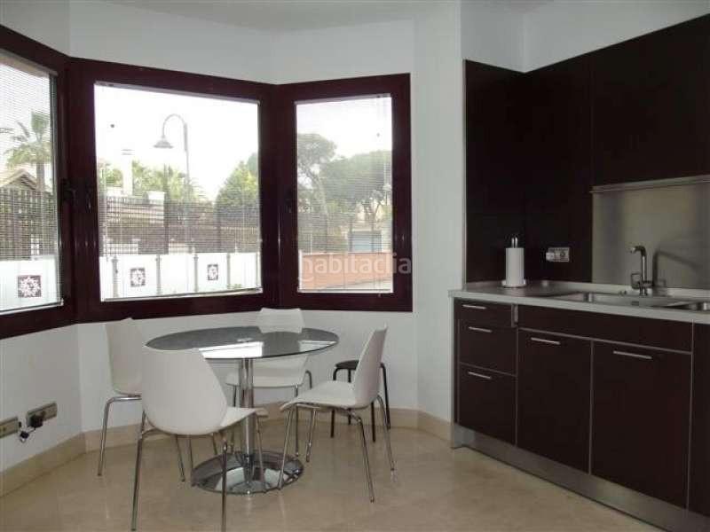 Foto b399ffdb-e105-4c80-9d58-178a2894bb07. Apartament amb piscina a Puerto Banús Marbella
