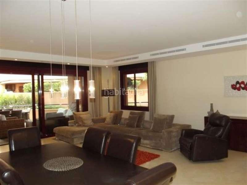 Foto b925e319-f982-492f-b7c7-661875ee1d12. Apartament amb piscina a Puerto Banús Marbella