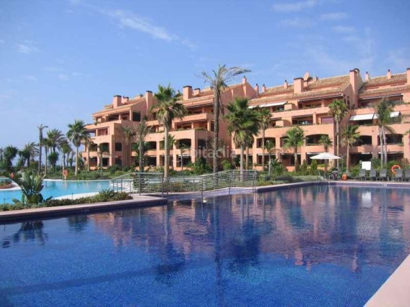 Foto e0d059cd-67ad-48c1-85b5-83f111522b96. Apartament amb piscina a Puerto Banús Marbella