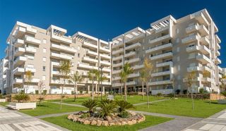 Apartament a Nueva Andaluc�a centro. Elegancia elegante con vistas a la monta�a apartamento de 3 dorm