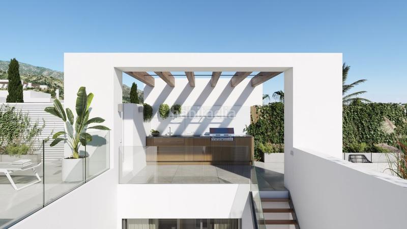 Foto 0b95b06a-2474-45ee-a778-5ccfb816bf60. Casa esta impresionante villa está situada en un sitio privilegiado con vistas espectaculares del mediterráneo, en Marbella