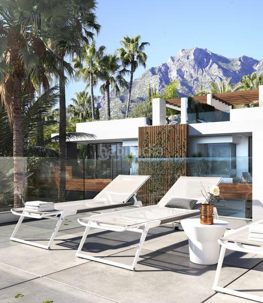 Foto 530d6af4-a5d3-4135-b86c-a14e913adc4c. Casa esta impresionante villa está situada en un sitio privilegiado con vistas espectaculares del mediterráneo, en Marbella