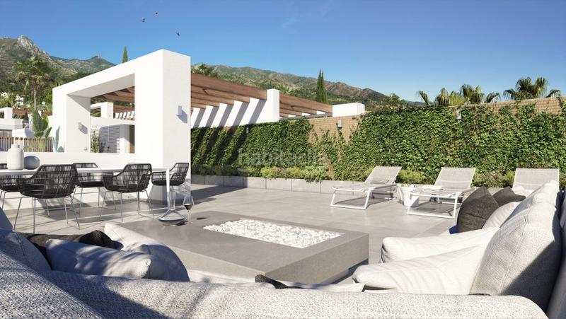 Foto e191c214-73a1-4a92-976e-edc7cc014458. Casa esta impresionante villa está situada en un sitio privilegiado con vistas espectaculares del mediterráneo, en Marbella