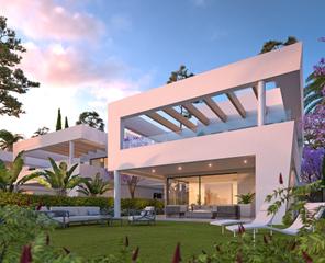 Casa a San Pedro de Alcántara Pueblo. Villa en venta en san pedro de alcantara