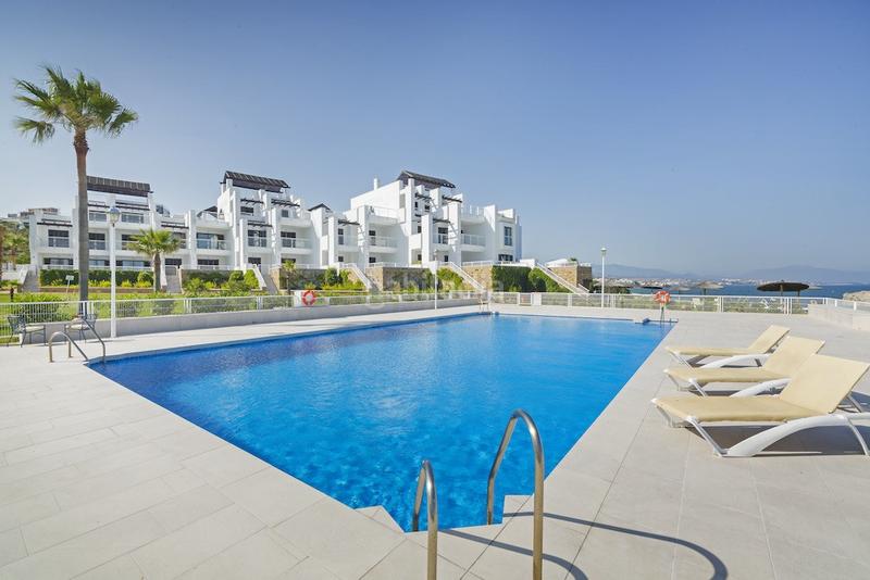 Foto 06336f08-ed95-48e5-a556-900b9ca142cd. Apartment with parking pool in bahía de Casares Casares