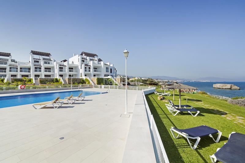 Foto bae73d81-5b4f-46ff-bbb3-8e8d27bd3ef1. Apartment with parking pool in bahía de Casares Casares