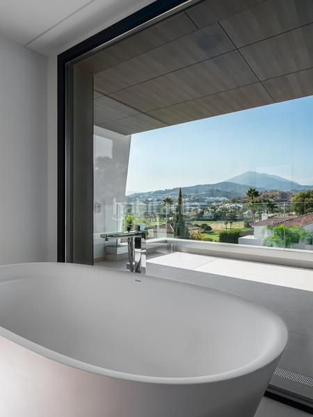 Foto 1f30e4f4-6fd6-4fc2-a0a0-15fa6128d578. Maison avec chauffage parking piscine dans Nueva Andalucía centro Marbella