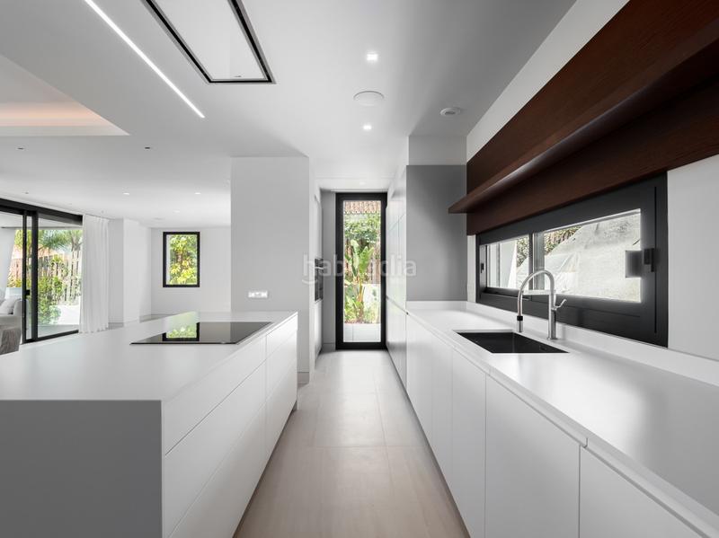 Foto 21e9f078-1b4a-477e-9ef6-aa55a5420146. Maison avec chauffage parking piscine dans Nueva Andalucía centro Marbella