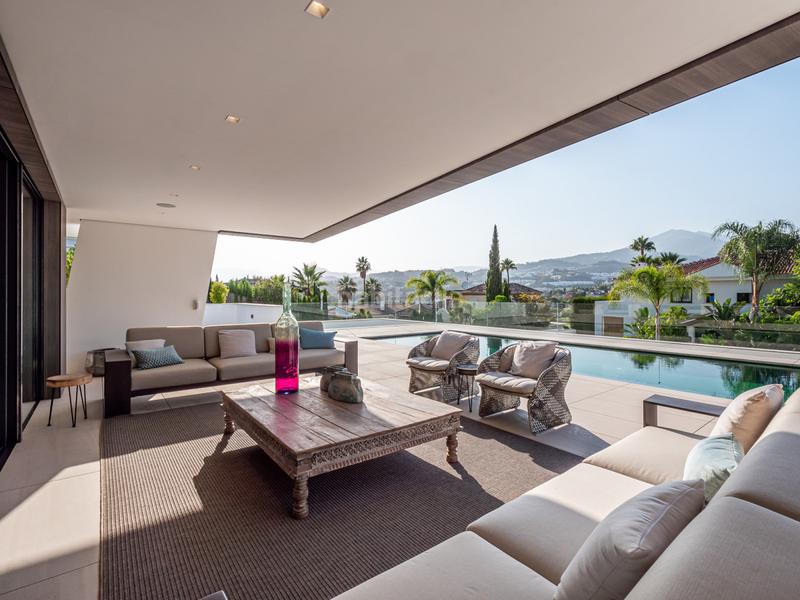 Foto ce3d4a72-2da8-4a70-bc81-cbd2f8859dd3. Maison avec chauffage parking piscine dans Nueva Andalucía centro Marbella
