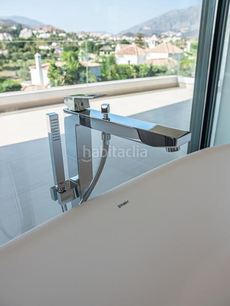 Foto f2c040ec-aa0e-4150-93c2-947eeb4b0f5a. Maison avec chauffage parking piscine dans Nueva Andalucía centro Marbella