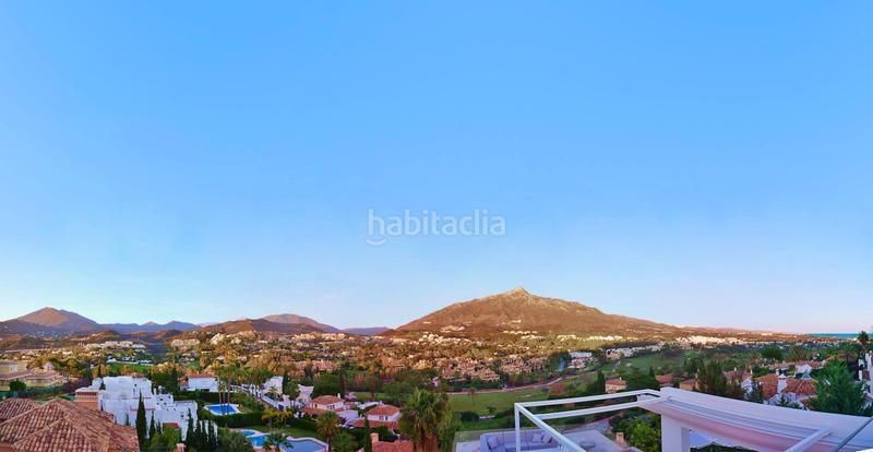 Foto 2d69fba6-1cff-4241-a320-586670bcee00. Casa con parcheggio piscina in Nueva Andalucía centro Marbella