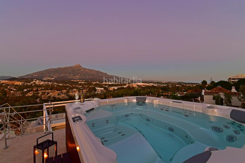 Foto 70c58686-0e78-4eb8-92c3-56cd10610e57. Casa con parcheggio piscina in Nueva Andalucía centro Marbella