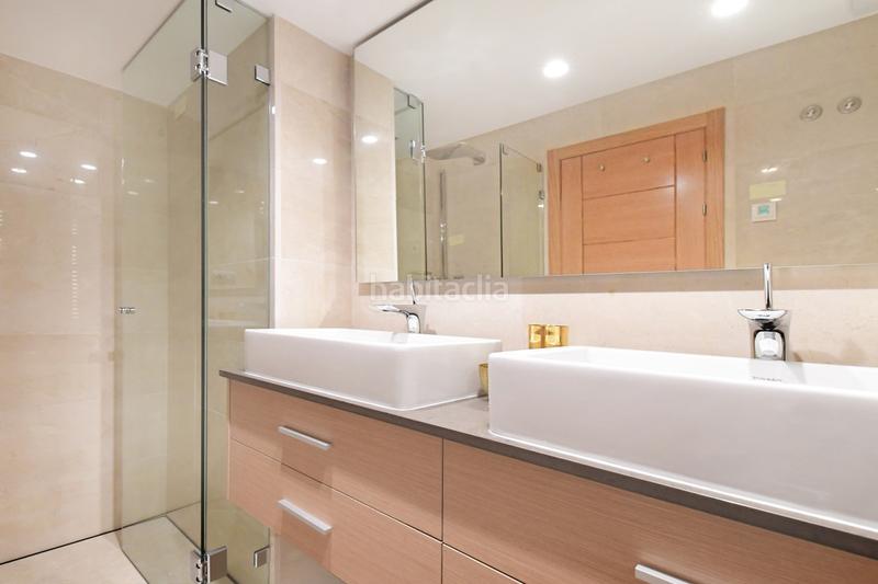 Foto 9994410b-248a-4a3d-bb30-01d6c39869c0. Casa con parcheggio piscina in Nueva Andalucía centro Marbella