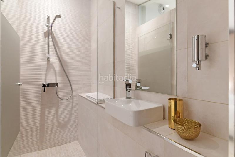 Foto a8e709d1-2193-40d3-9f03-cc09cb4b040a. Casa con parcheggio piscina in Nueva Andalucía centro Marbella