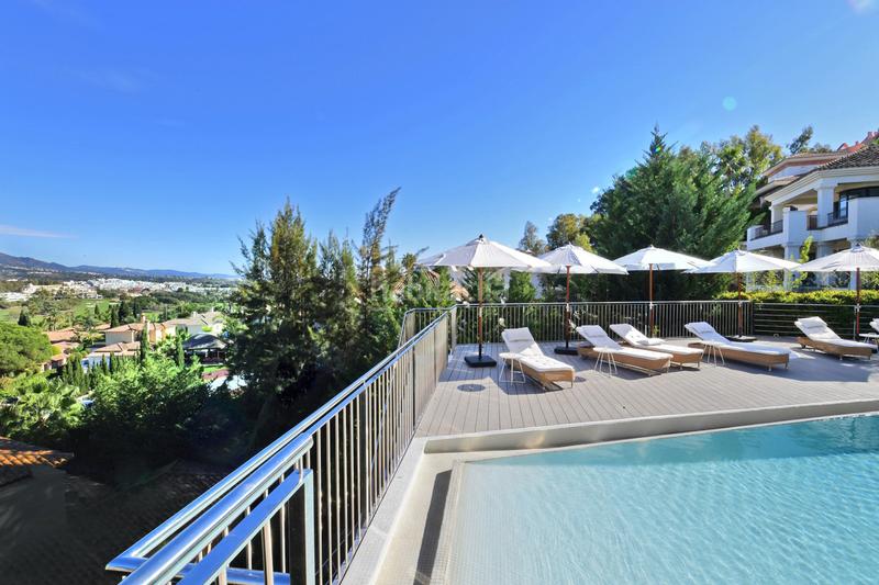 Foto dfa7e033-8be7-4b9c-b30e-67f164920905. Casa con parcheggio piscina in Nueva Andalucía centro Marbella