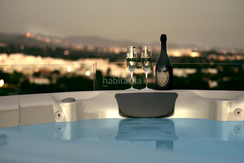 Foto f69a8eed-aeaa-4702-8c9a-5dc41b593f1c. Casa con parcheggio piscina in Nueva Andalucía centro Marbella