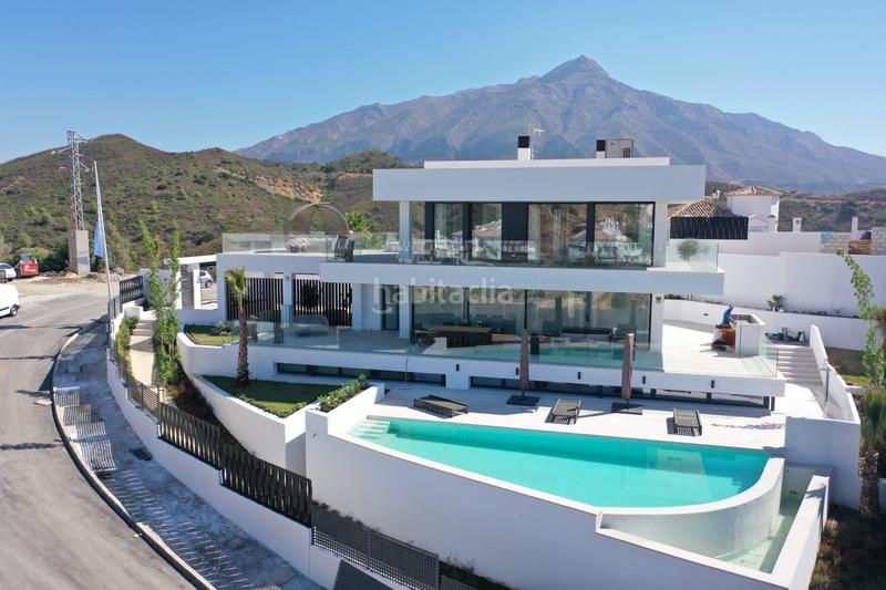 Foto 7d0f88d3-cda1-4ca7-bb30-fa512201c6c4. Maison avec parking piscine dans Nueva Andalucía centro Marbella