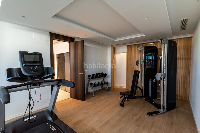 Foto da379937-d5aa-428b-acf9-ee70c729412d. Maison avec parking piscine dans Nueva Andalucía centro Marbella