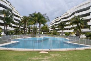 Rez-de-chaussée à Playa Bajadilla - Puertos. Apartamento planta baja en marbella, marbella