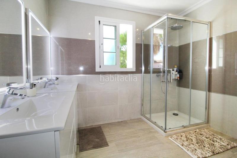 Foto 940c5b03-dad2-4e8c-8807-0d477cacc9ff. Maison avec parking piscine dans Nueva Andalucía centro Marbella