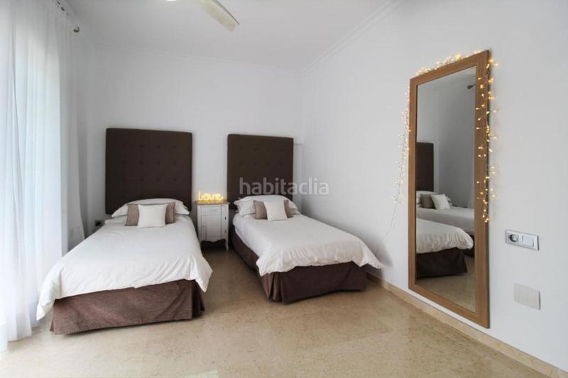 Foto 97c26090-9e5f-46d2-9e6b-c1351bbb5fbb. Maison avec parking piscine dans Nueva Andalucía centro Marbella