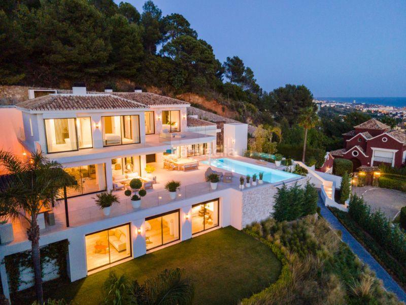 Foto cd0c2627-a0ff-4a42-9e75-b2fbcc8ac2b1. Casa villa en venta en Casco Antiguo Marbella