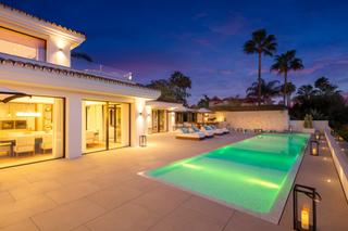Casa a Nueva Andalucía centro. Villa en venta en nueva andalucia, marbella