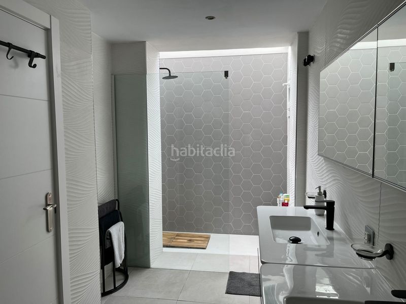 Foto fff92fd2-1a72-42ab-85cc-7df48ce97d03. Casa amb piscina a Casco Antiguo Marbella