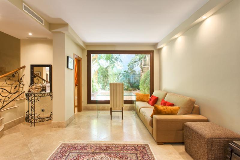 Foto f24aff85-9c0d-4dfa-becf-fa37b4f6af54. Casa villa , en Playa Bajadilla - Puertos Marbella