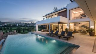 Haus in Casco Antiguo. Villa en venta en la alqueria, benahavis