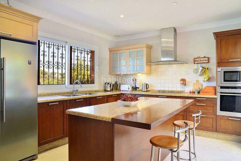 Foto aab6141c-afbc-472c-8df0-e2b1f23dee28. Maison avec parking piscine dans Nueva Andalucía centro Marbella