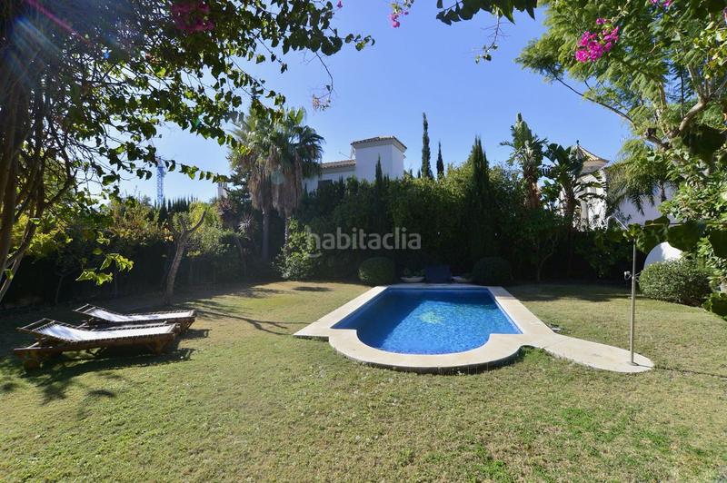 Foto c19f797c-d5d3-41e7-814f-84ea3340bd98. Maison avec parking piscine dans Nueva Andalucía centro Marbella