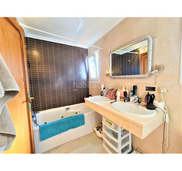 Foto 1c6a161d-9552-4110-bd6e-c551c32711db. Haus mit pool in Nueva Andalucía centro Marbella