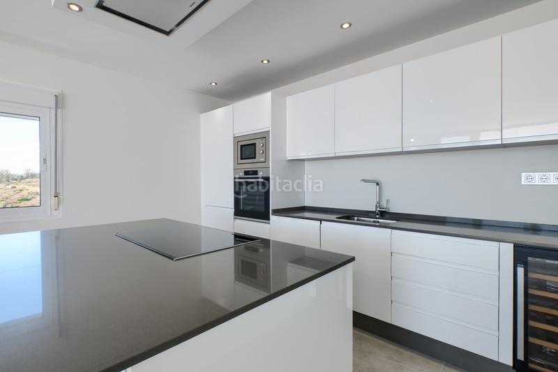 Foto ec47e56e-0375-4d3a-bbaf-f127e46714af. Piccolo appartamento con parcheggio piscina in Centro Estepona