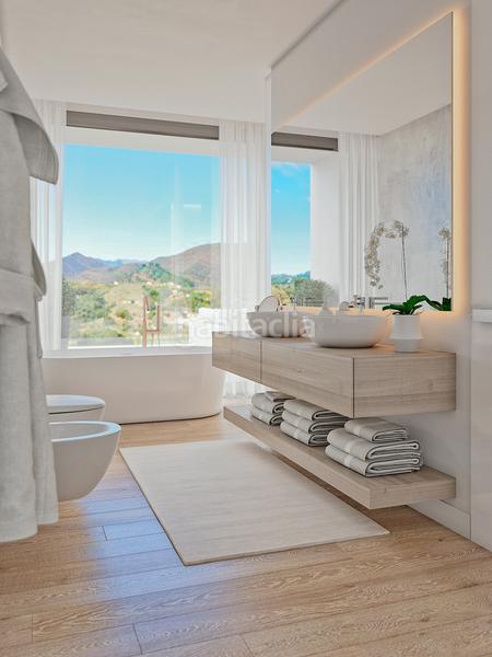 Foto df8cb92e-3a59-4e87-b6d3-7e076d53495a. Casa amb aparcament piscina a El Faro de Calaburra - Chaparral Mijas