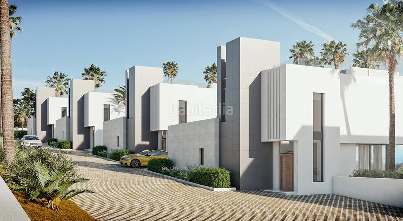 Foto f790d562-e831-4d68-9905-35b9583ae403. Casa amb aparcament piscina a El Faro de Calaburra - Chaparral Mijas