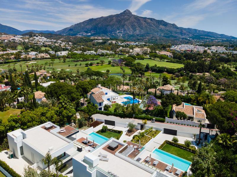 Foto 14a06b48-3b4a-4e52-b866-8b614e003425. Casa villa en venta en las brisas, en Casco Antiguo Marbella
