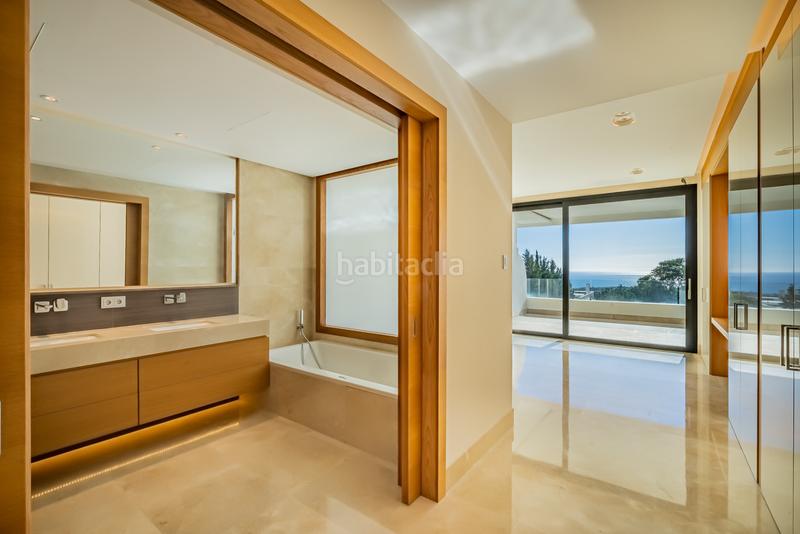 Foto aea70e54-acd1-4853-b16d-33cf476ef1d2. Apartamento atico duplex en venta en Sierra Blanca, en Marbella