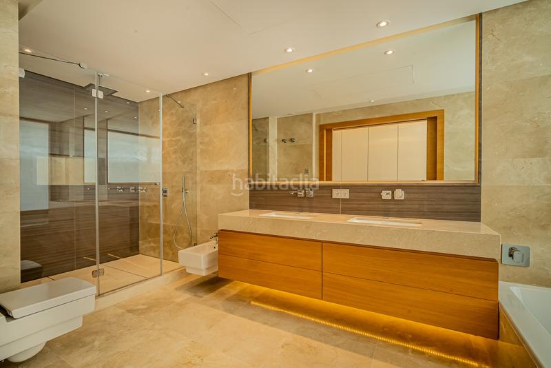 Foto c6bc090a-a16a-4e21-8a38-18f9e8b5a622. Apartamento atico duplex en venta en Sierra Blanca, en Marbella