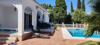 Casa a Nueva Andalucía centro. Villa en venta en nueva andalucia, marbella