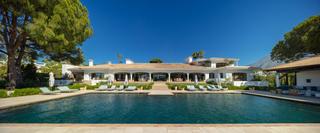 Casa a Puente Romano. Villa en venta en las lomas del marbella club, marbella