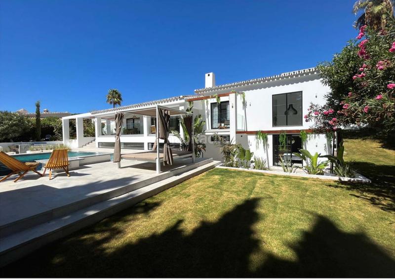 Foto 215fd69e-3c5a-42d8-8ea2-1bce2f50aac6. Casa villa en venta este, en Elviria Marbella